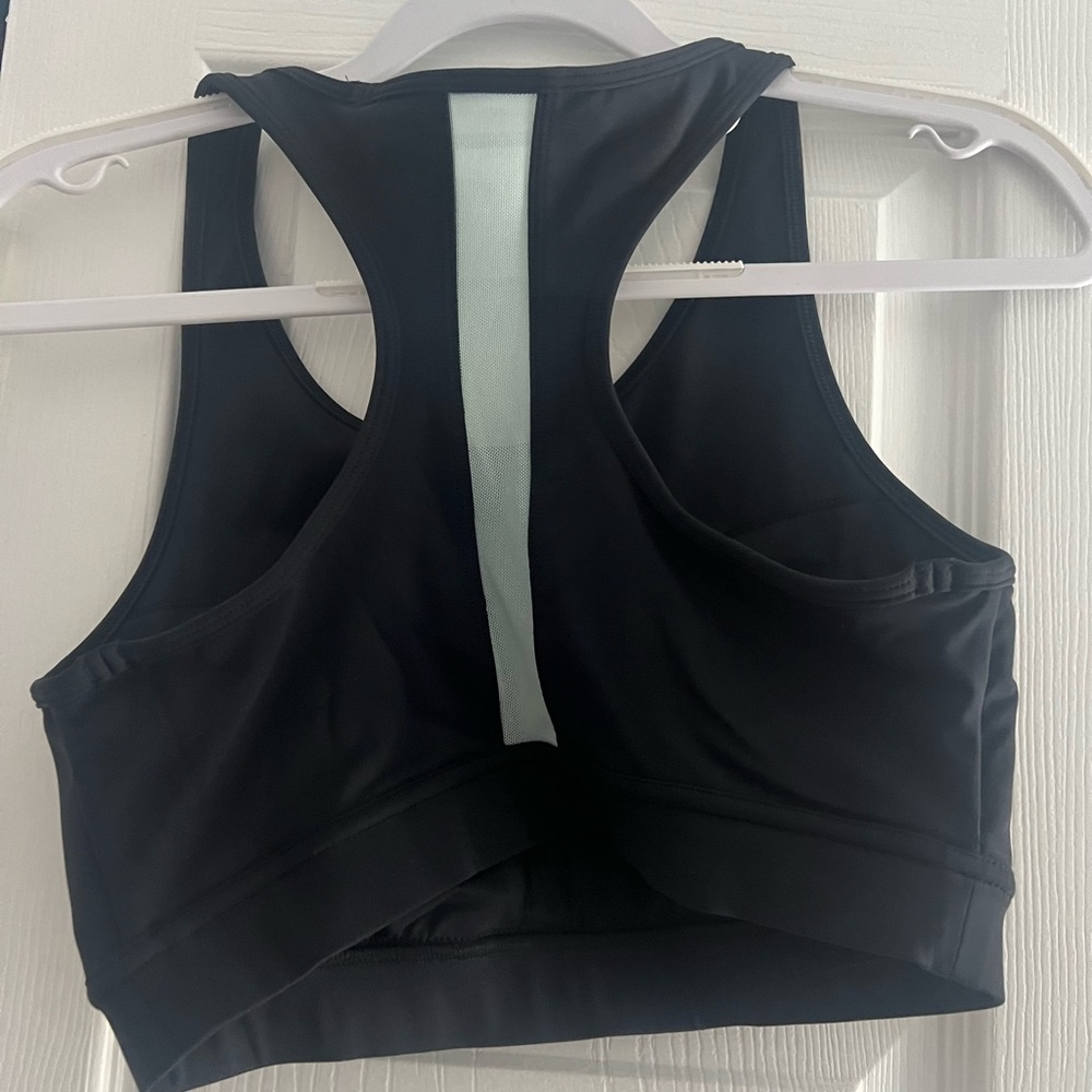 Pelaton Essential Racerback bra - Picture 3 of 4